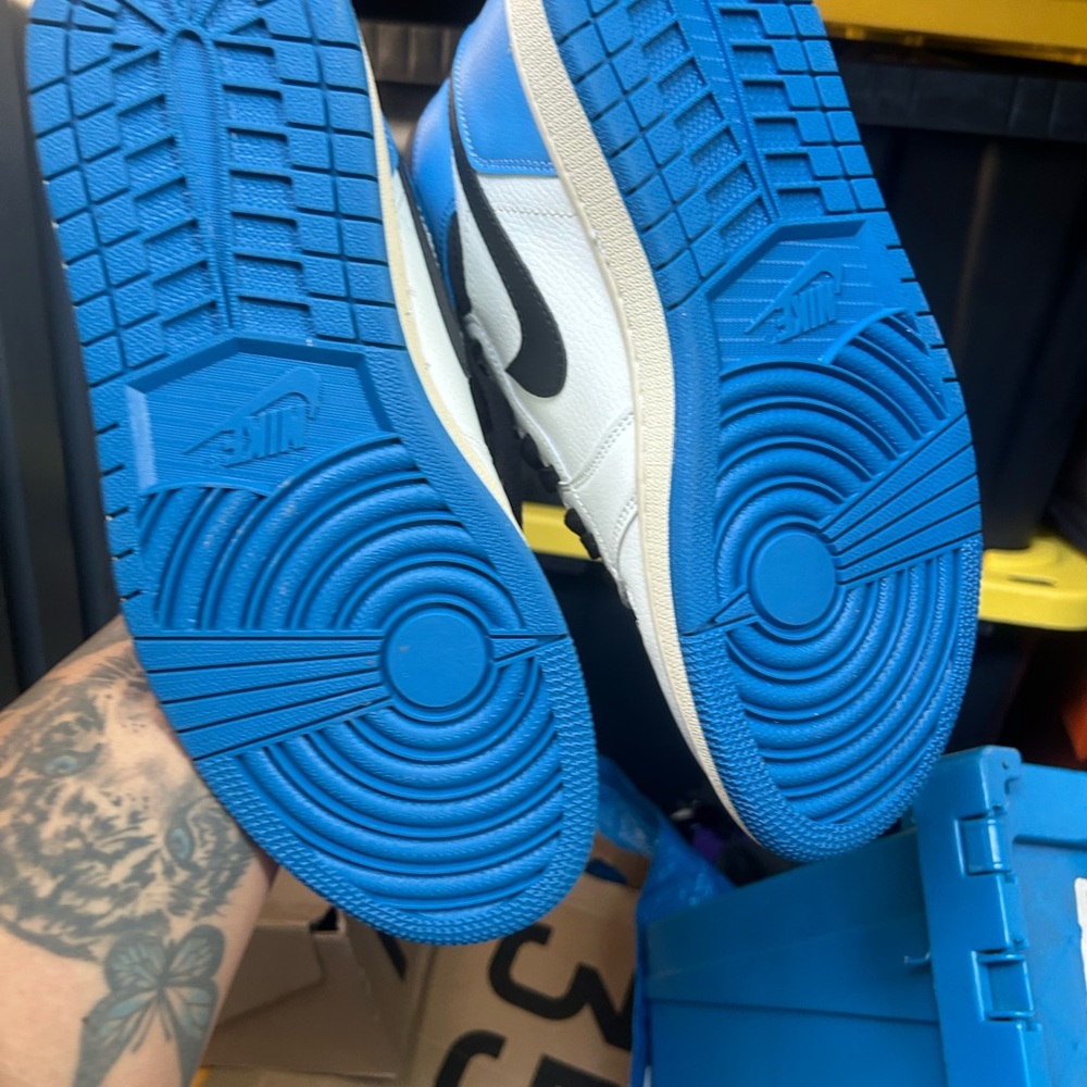 Nike Men's Blue and White Sneakers